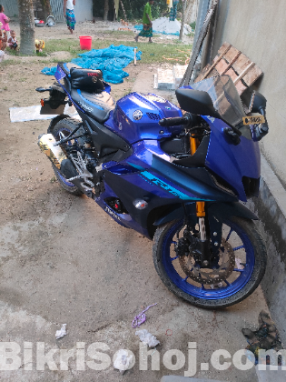 R15 v4 bs6 offical abs bike